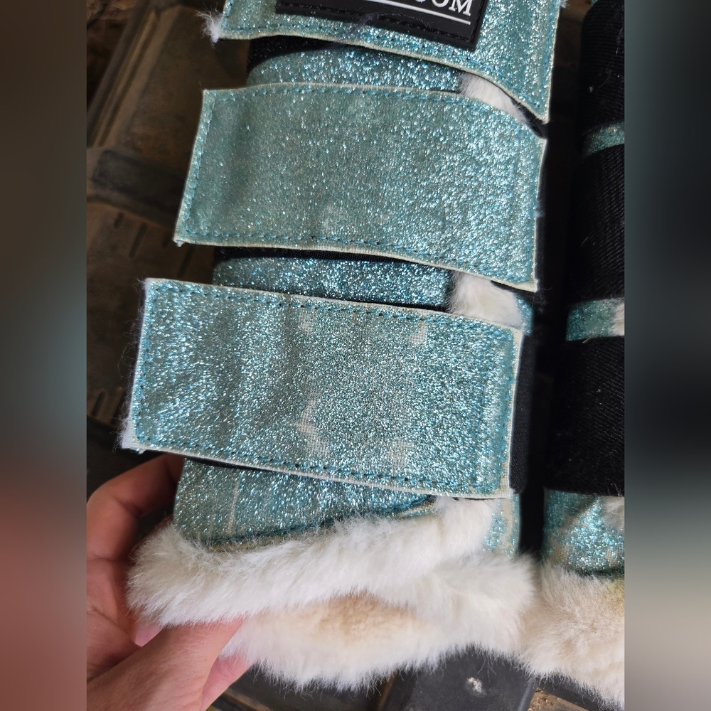 Equestroom Brushing Boots - Blue Glitter! - Picture 5 of 9